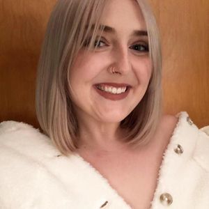 Meet your Posher, Carlye